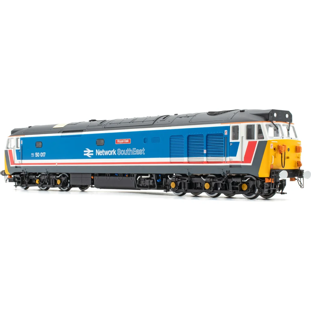 Accurascale ACC2242-DCC — Right Front Three Quarter View by Accurascale