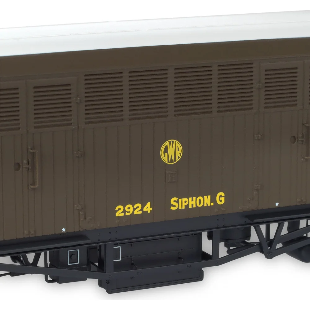 Accurascale ACC2413-2924 — Close Up Of Insignia by Accurascale