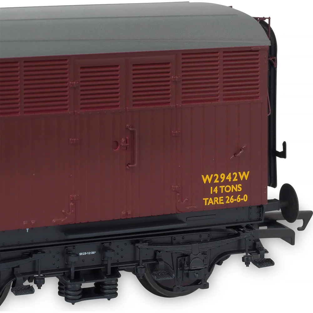 Accurascale ACC2414-W2942W — Close Up Of Number by Accurascale