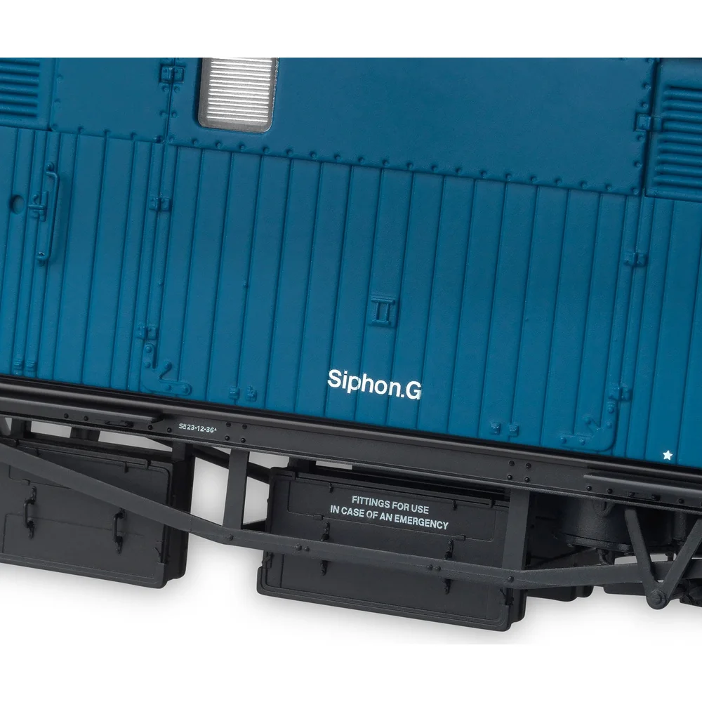 Accurascale ACC2425-W2768W — Close Up Of Insignia by Accurascale