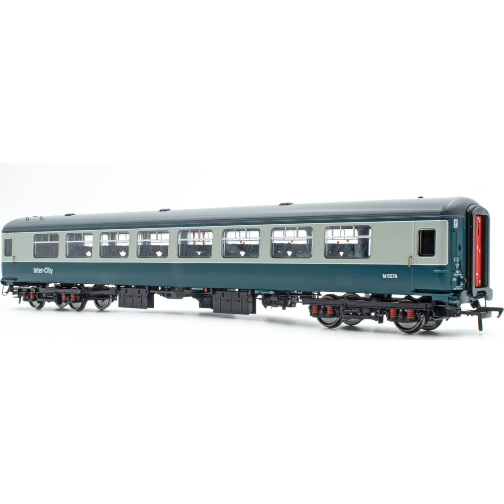 Accurascale ACC2684 — Right Front Three Quarter View by Accurascale