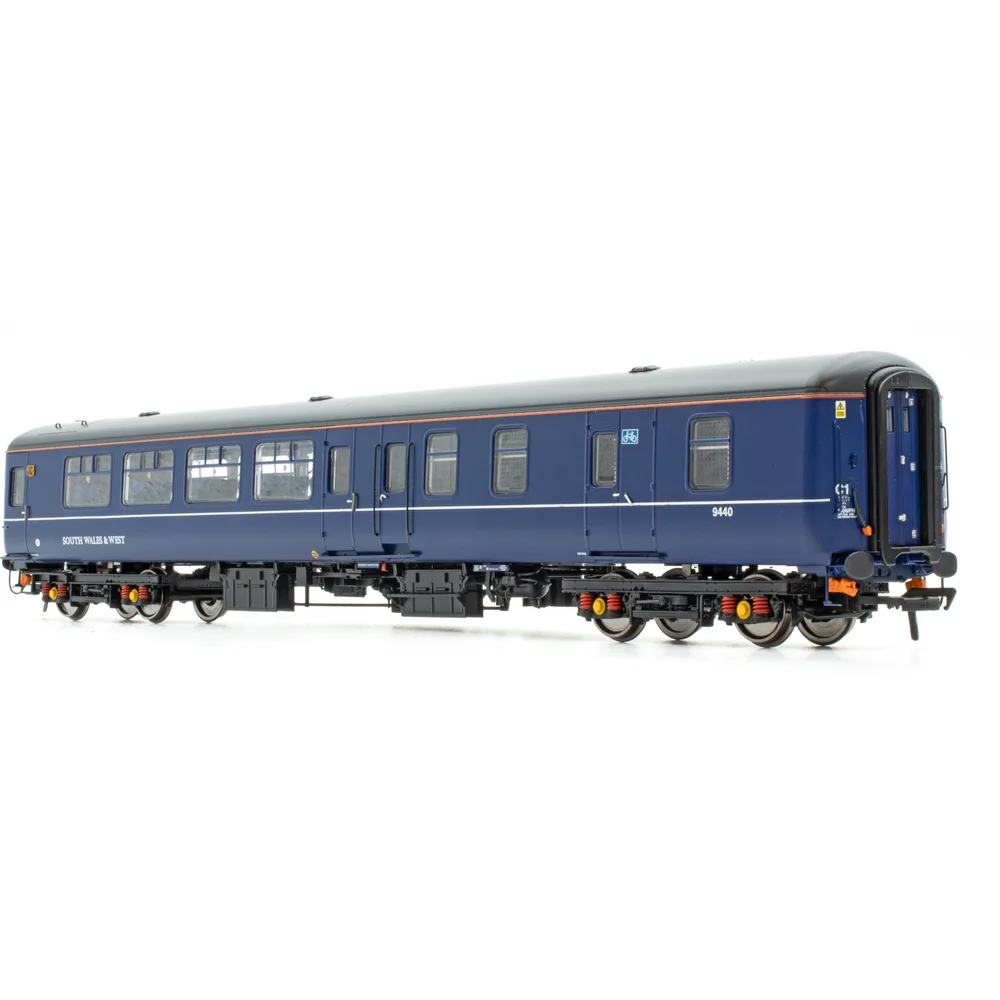 Accurascale ACC2918 — Right Front Three Quarter View by Accurascale