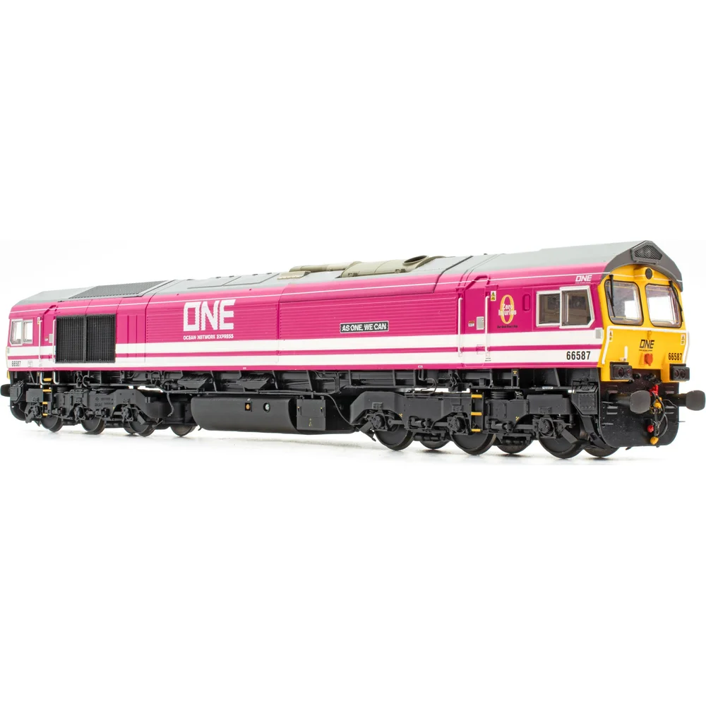 Accurascale ACC3472-DCC — Right Front Three Quarter View by Accurascale
