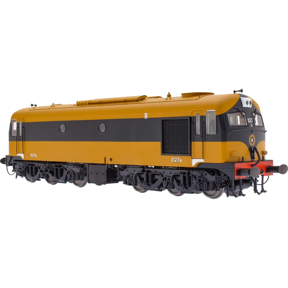 Irish Railway Models IRM1110 — Right Front Three Quarter View by Accurascale