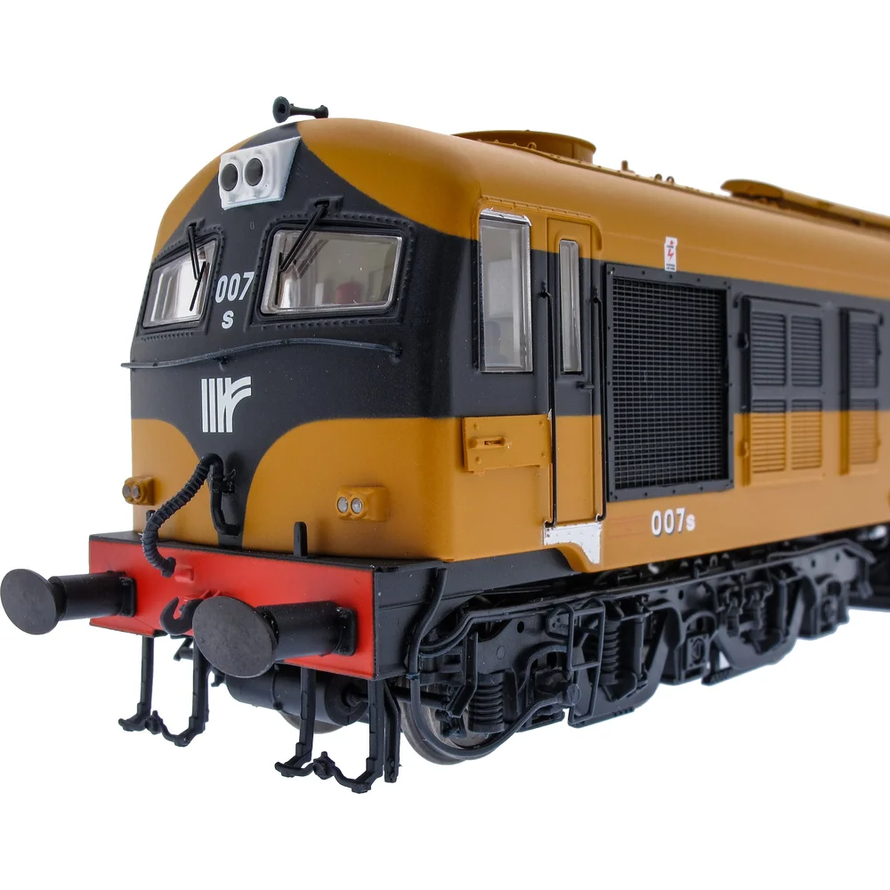 Irish Railway Models IRM1111 — Close Up Of Cab Left by Accurascale