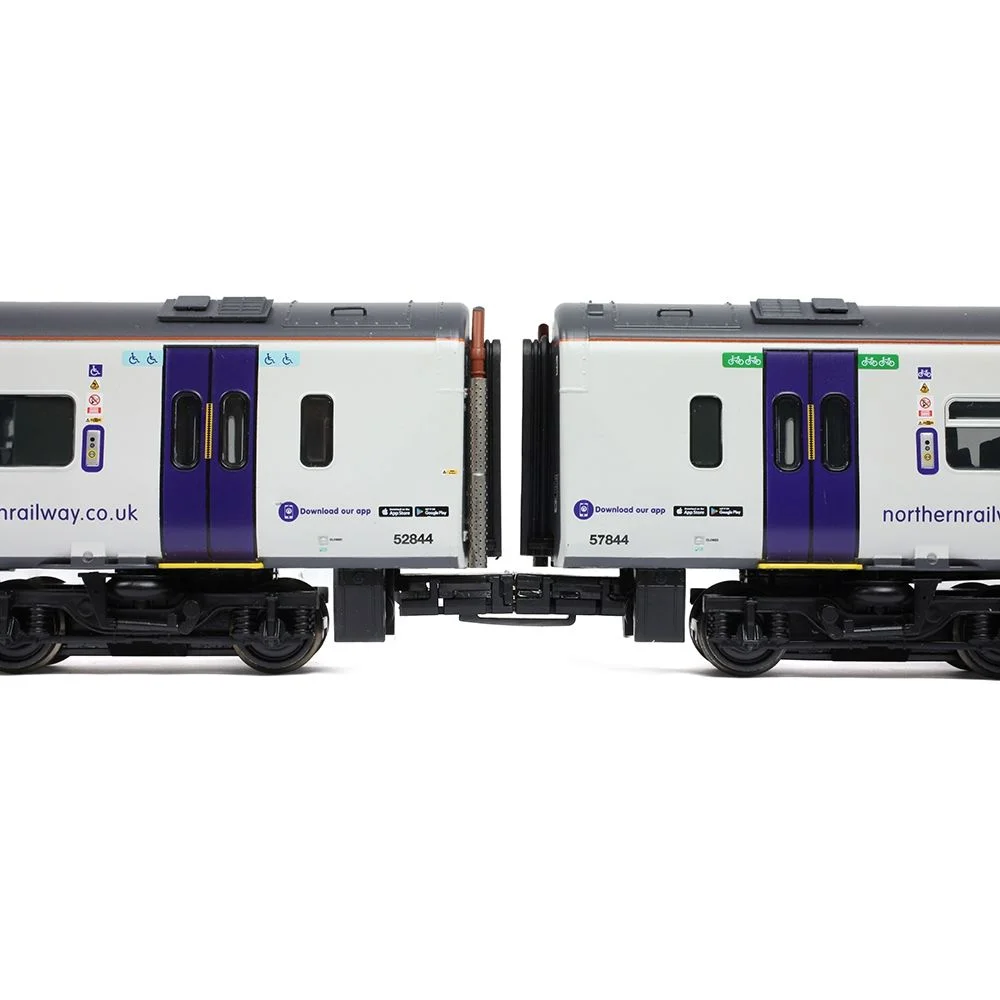 Bachmann 31-499 — Close Up Of Coupling by Bachmann