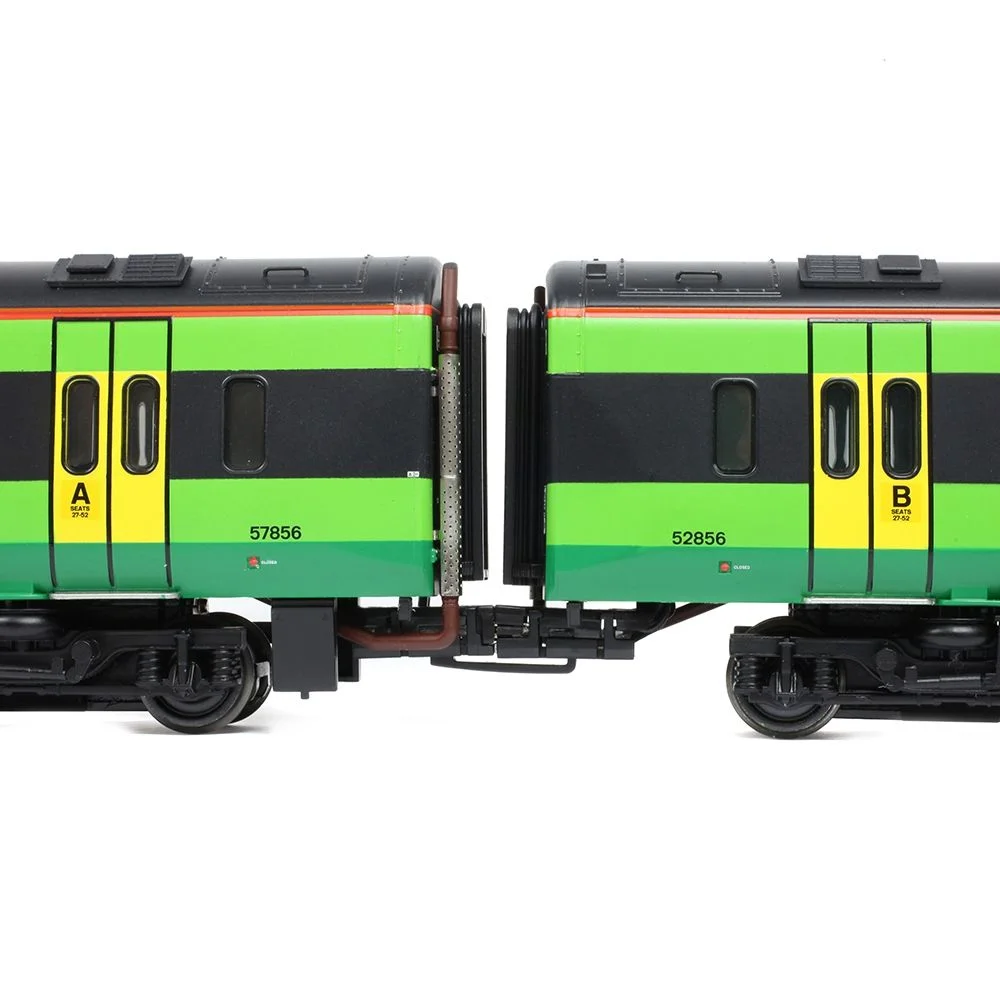 Bachmann 31-516A — Close Up Of Coupling by Bachmann
