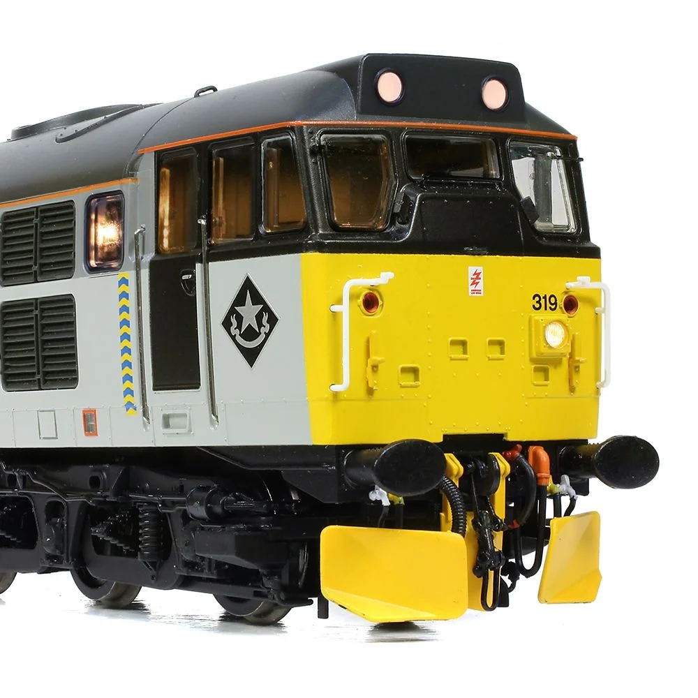Bachmann 35-823SF — Close Up Of Cab Right by Bachmann