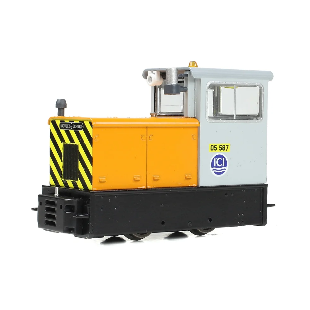Bachmann 392-028 — Left Front Three Quarter View by Bachmann