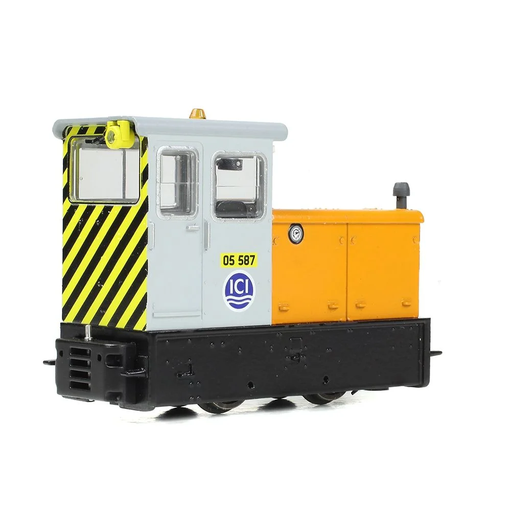 Bachmann 392-028 — Left Rear Three Quarter View by Bachmann