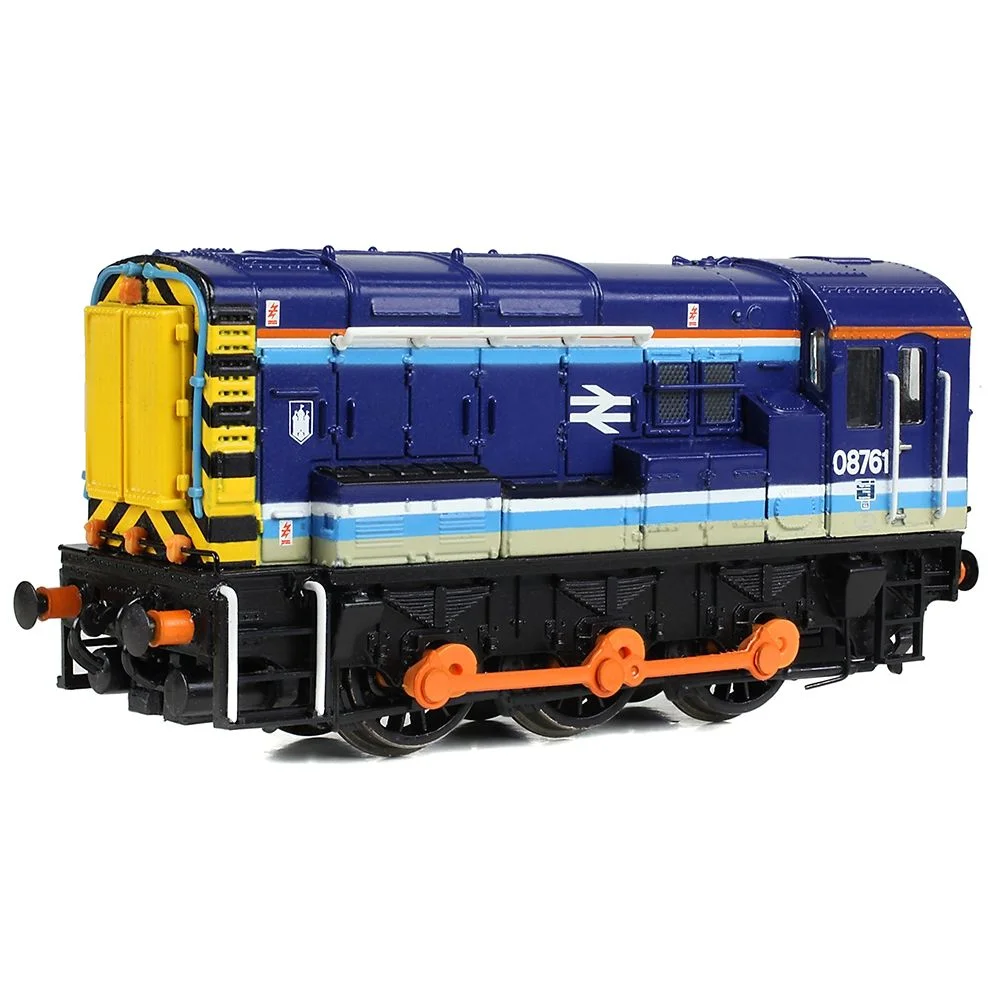 Graham Farish 371-017RJ — Left Front Three Quarter View by Graham Farish