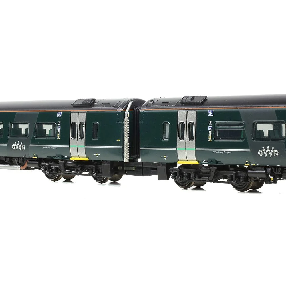 Graham Farish 371-857 — Close Up Of Coupling by Graham Farish