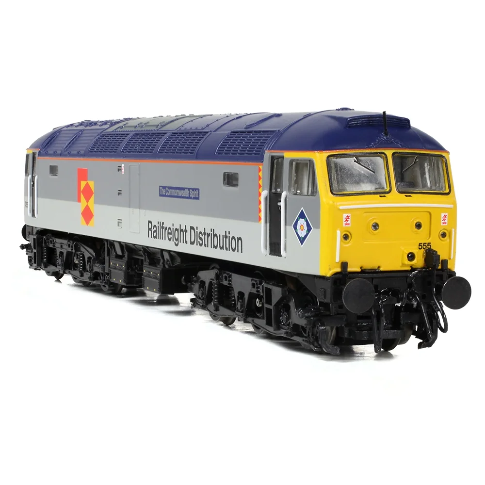 Graham Farish 372-263SF — Right Front Three Quarter View by Graham Farish