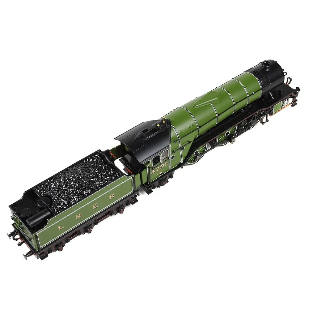 Graham Farish 372-610 — Overhead Chassis Detail View by Graham Farish