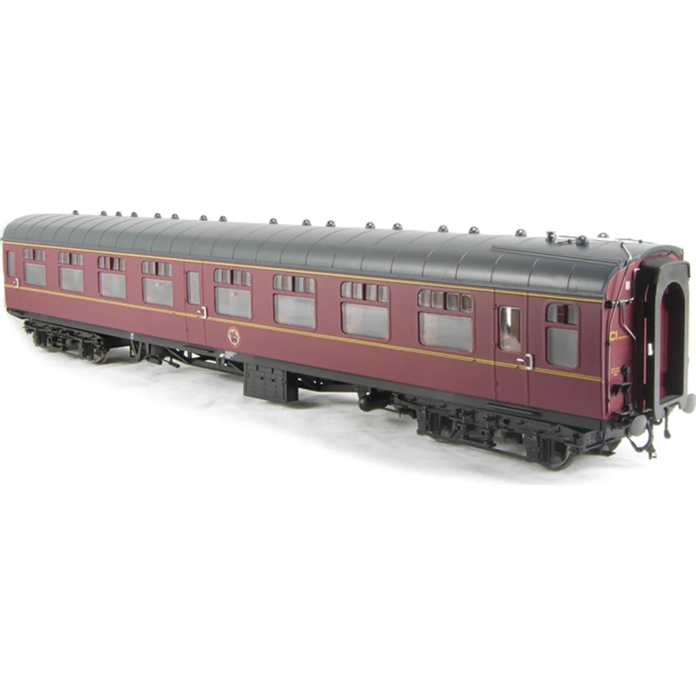 Heljan 4901 — Right Front Three Quarter View by Heljan