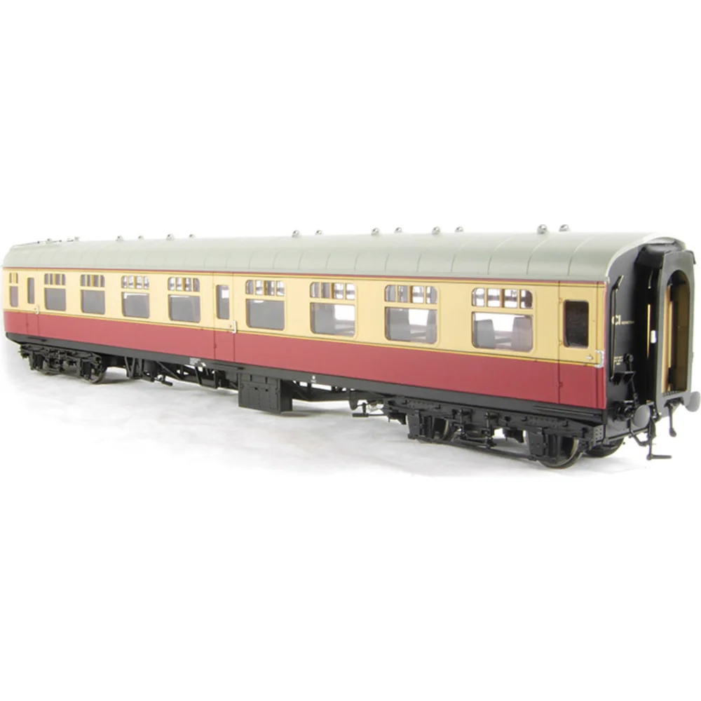 Heljan 4910 — Right Front Three Quarter View by Heljan