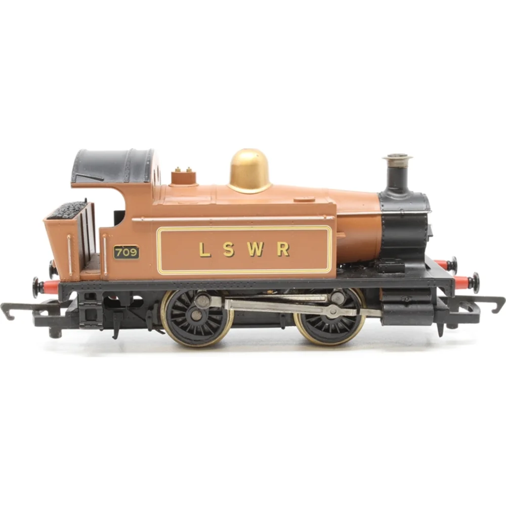 Hornby R1035 — Side Elevation Right Direction by Hornby