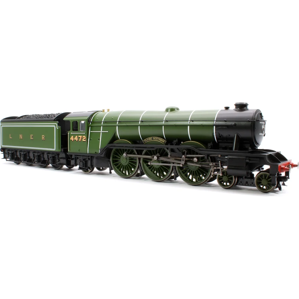 Hornby R1255M — Right Front Three Quarter View by Hornby