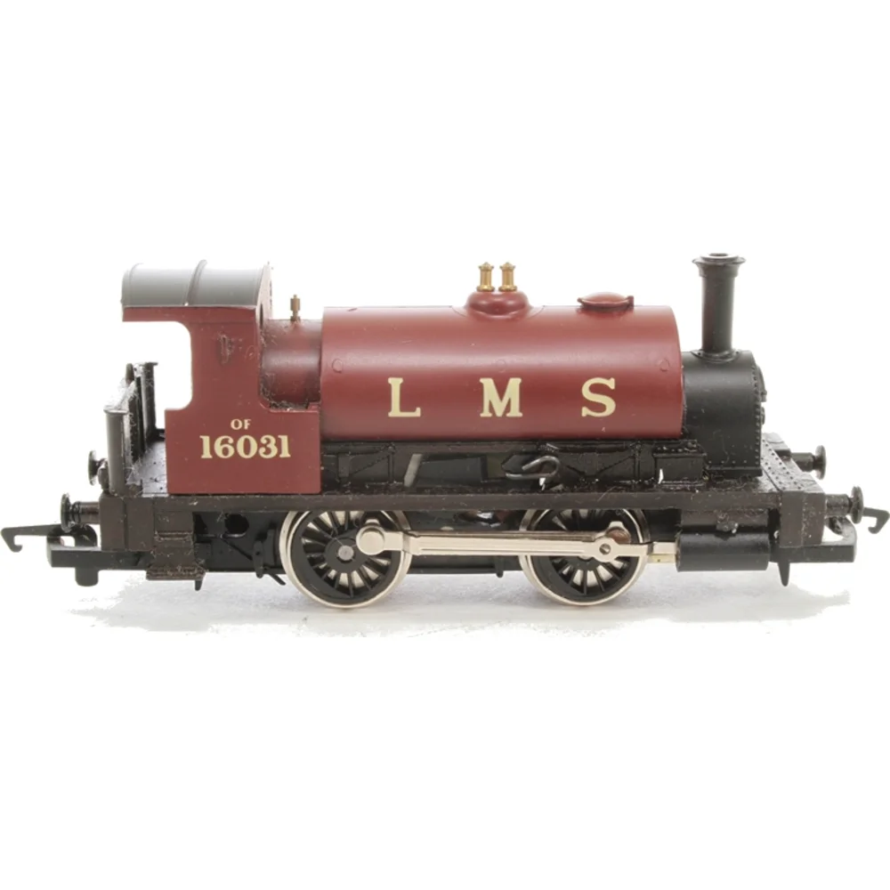 Hornby R152 — Side Elevation Right Direction by Hornby