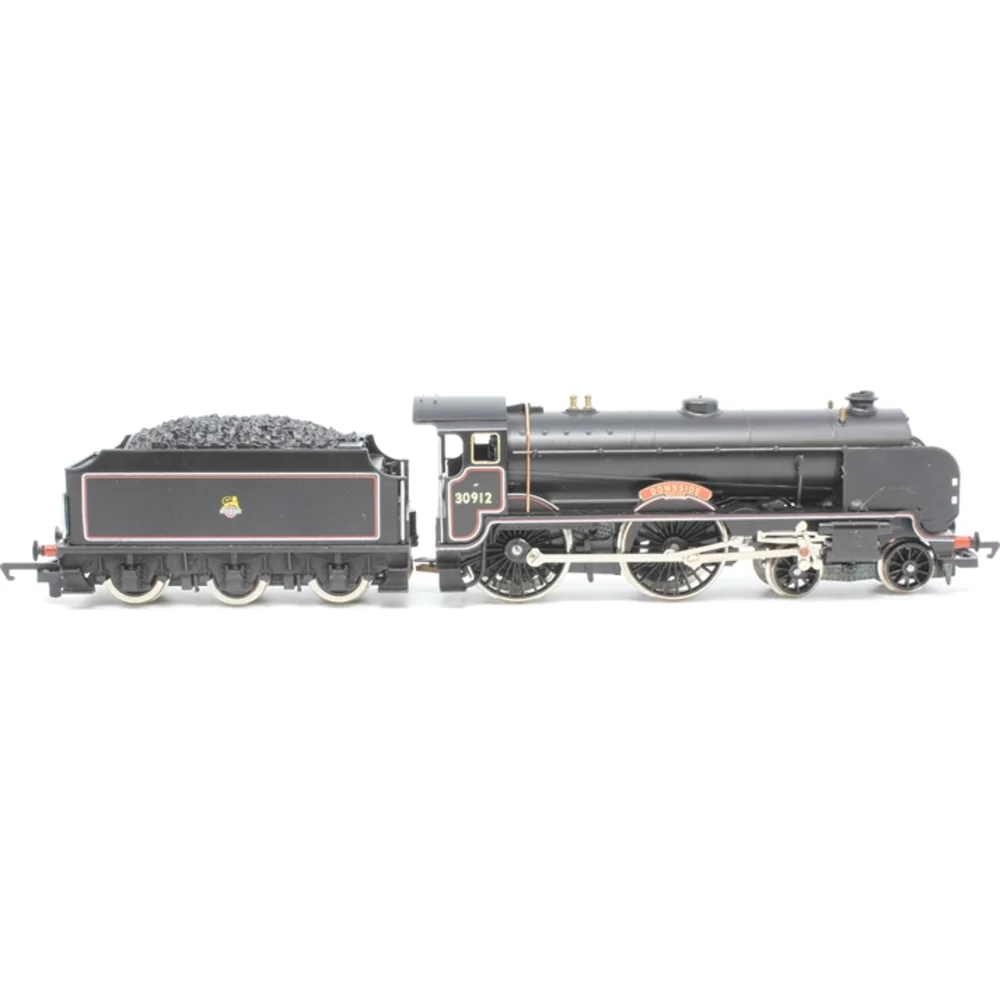 Hornby R2079 — Side Elevation Right Direction by Hornby