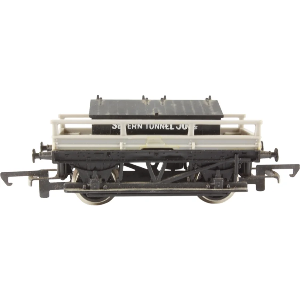 Hornby R208 — Side Elevation Left Direction by Hornby