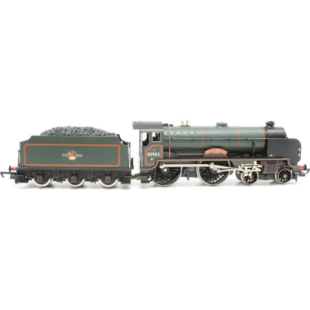 Hornby R2082 — Side Elevation Right Direction by Hornby