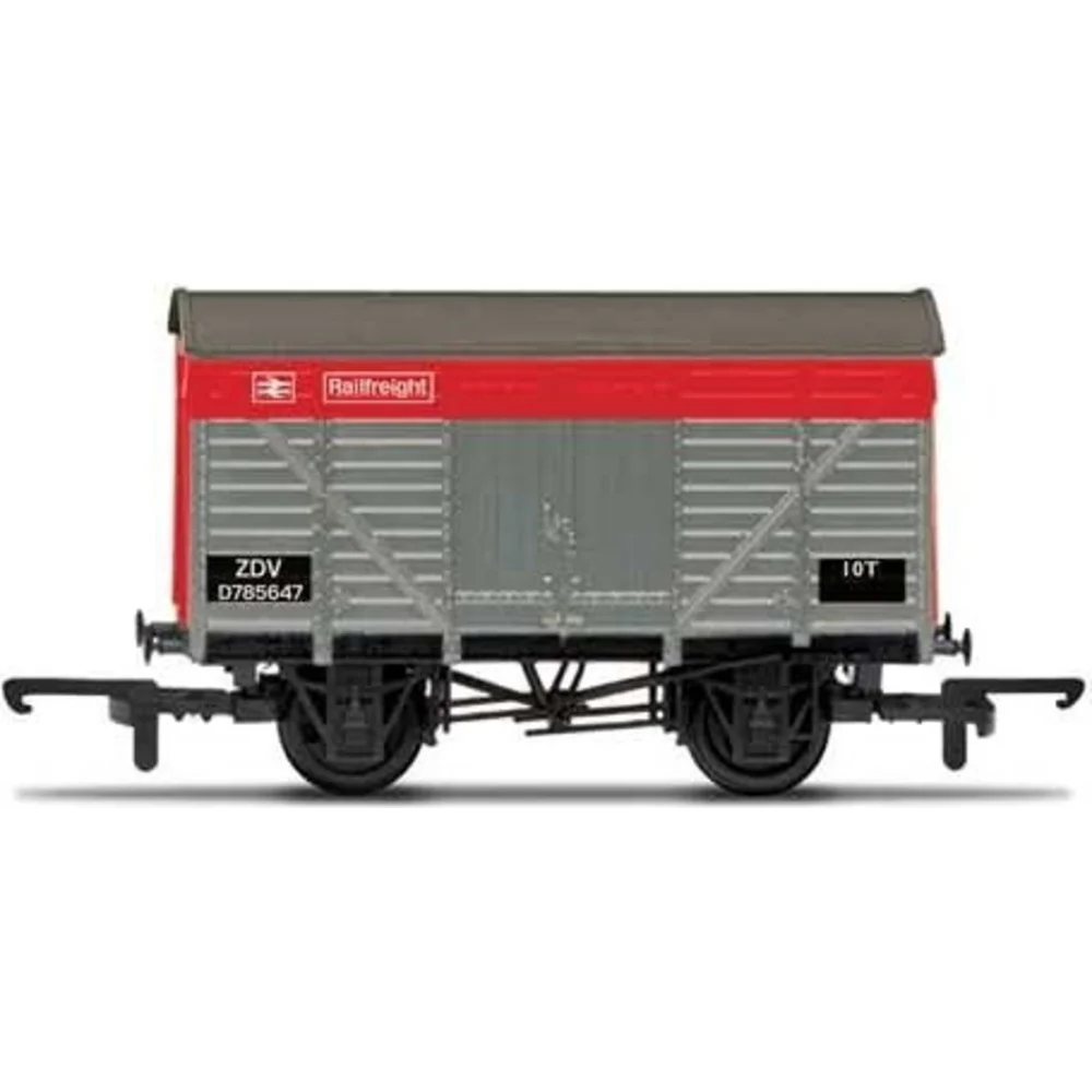 Hornby R30036 — Side Elevation by Hornby