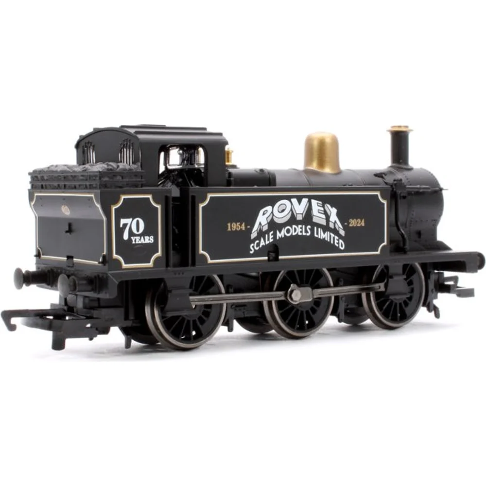 Hornby R30337 — Left Rear Three Quarter View by Hornby