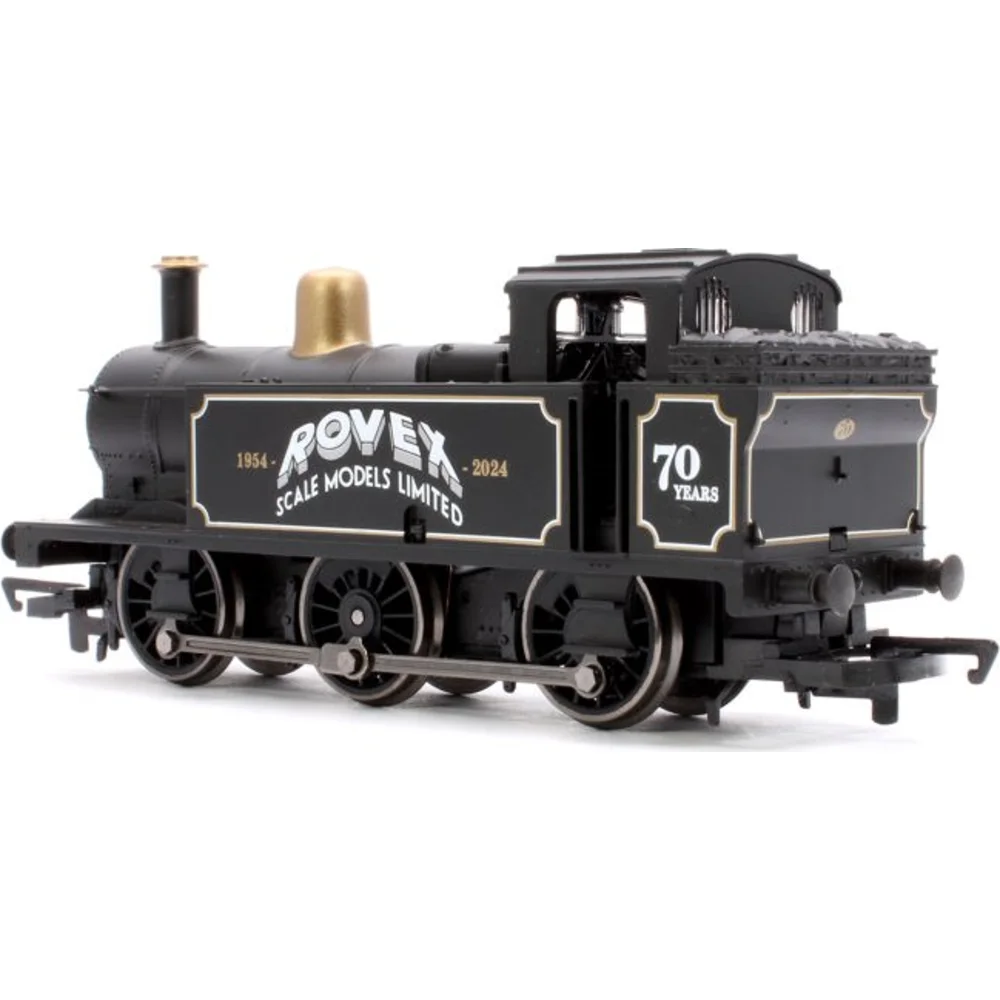 Hornby R30337 — Right Rear Three Quarter View by Hornby