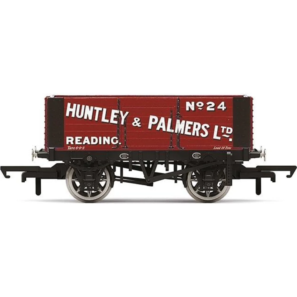 Hornby R3686 — Side Elevation by Hornby