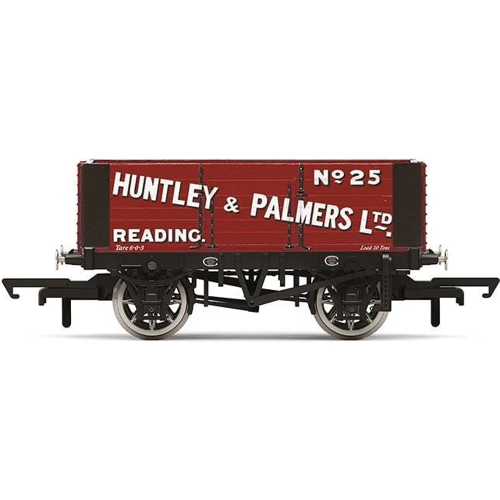 Hornby R3686 — Side Elevation by Hornby