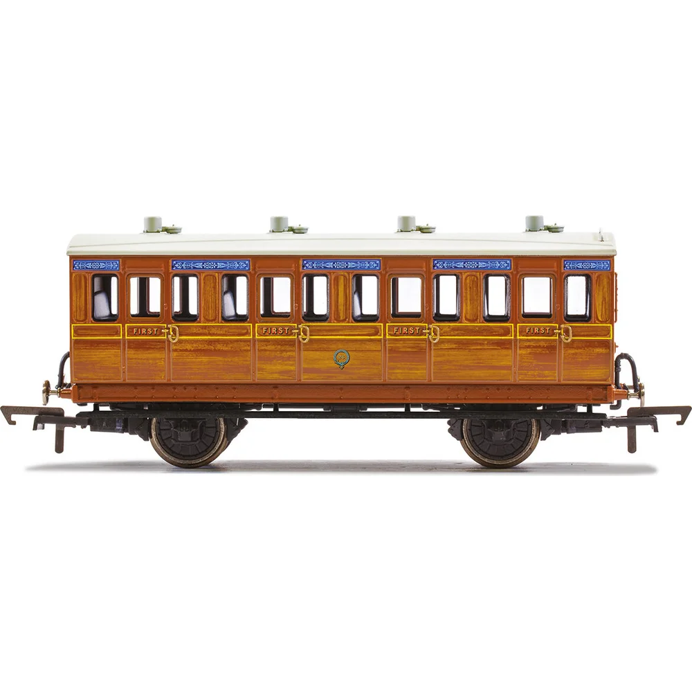 Hornby R3961 — Side Elevation by Hornby