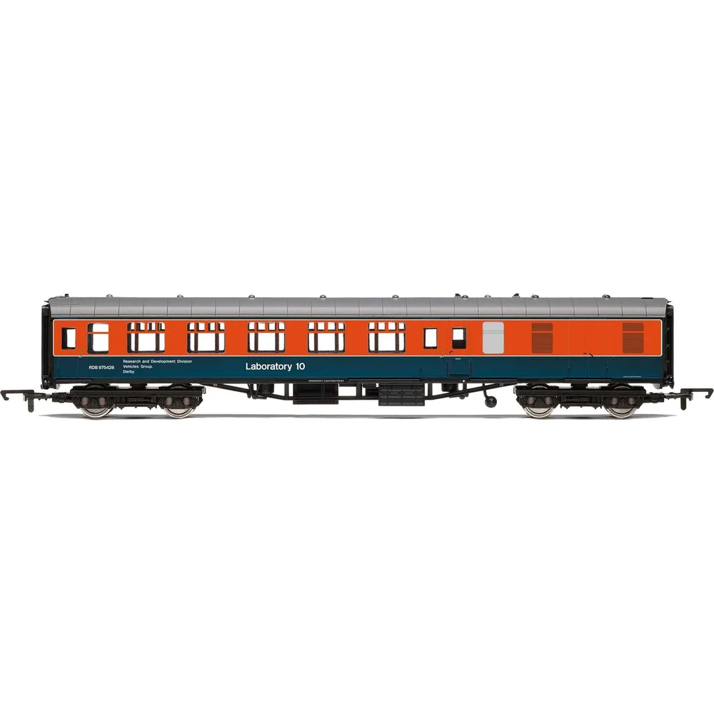 Hornby R40009 — Side Elevation by Hornby