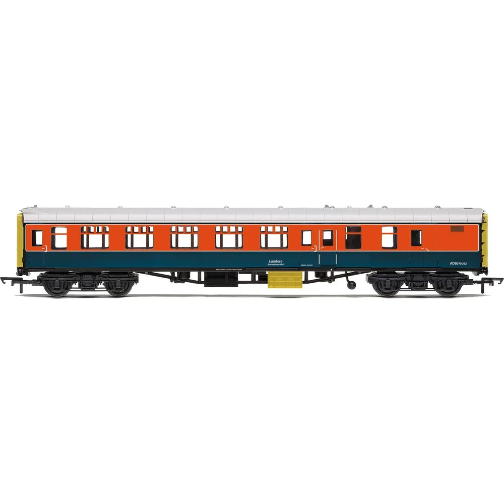 Hornby R40010 — Side Elevation by Hornby