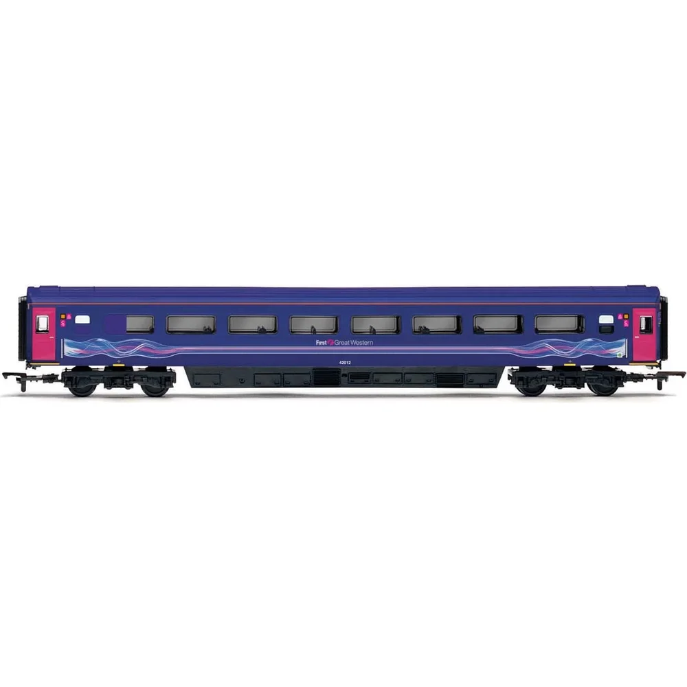 Hornby R40033 — Side Elevation by Hornby