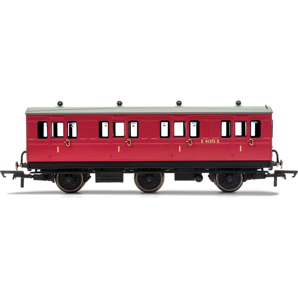 Hornby R40077 — Side Elevation by Hornby