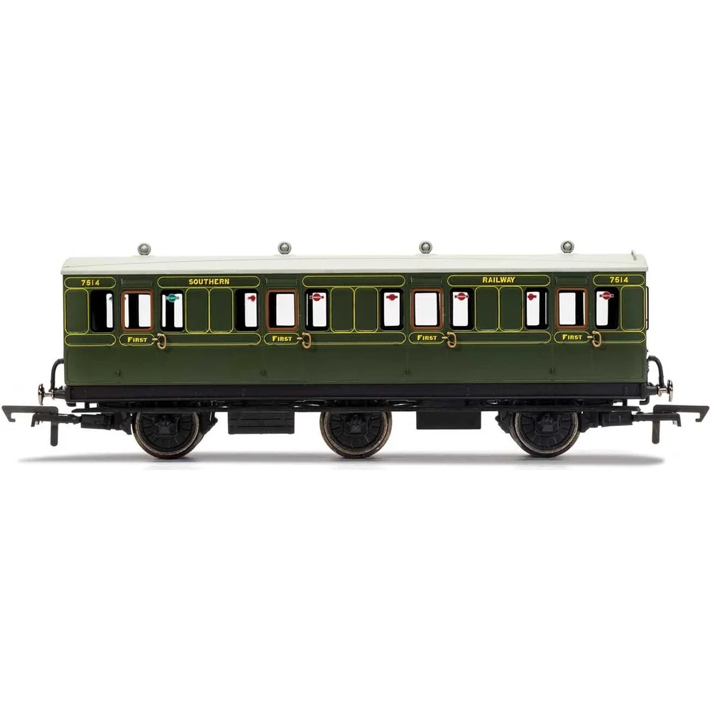Hornby R40085 — Side Elevation by Hornby