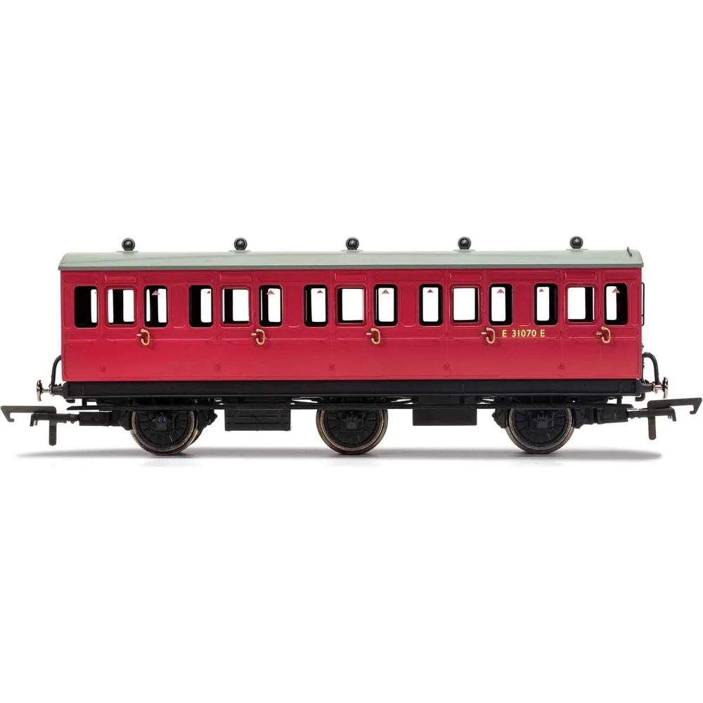 Hornby R40124 — Side Elevation by Hornby
