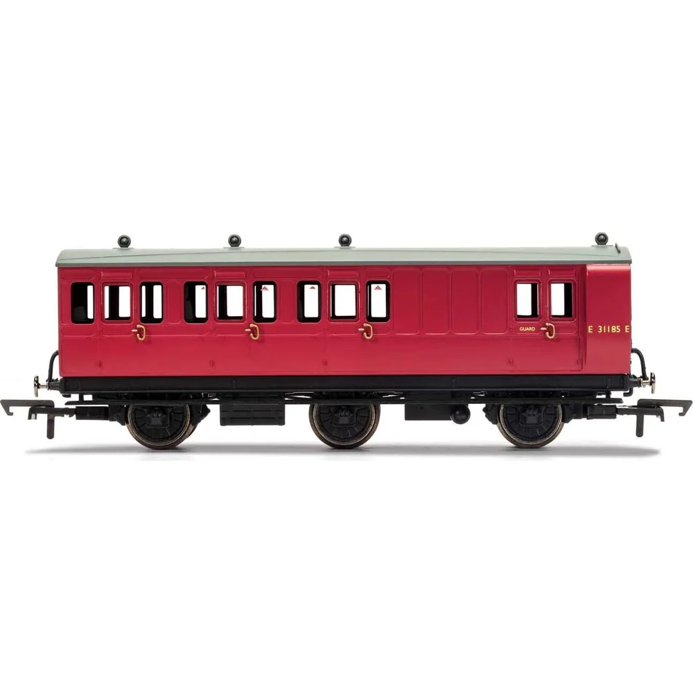 Hornby R40126 — Side Elevation by Hornby