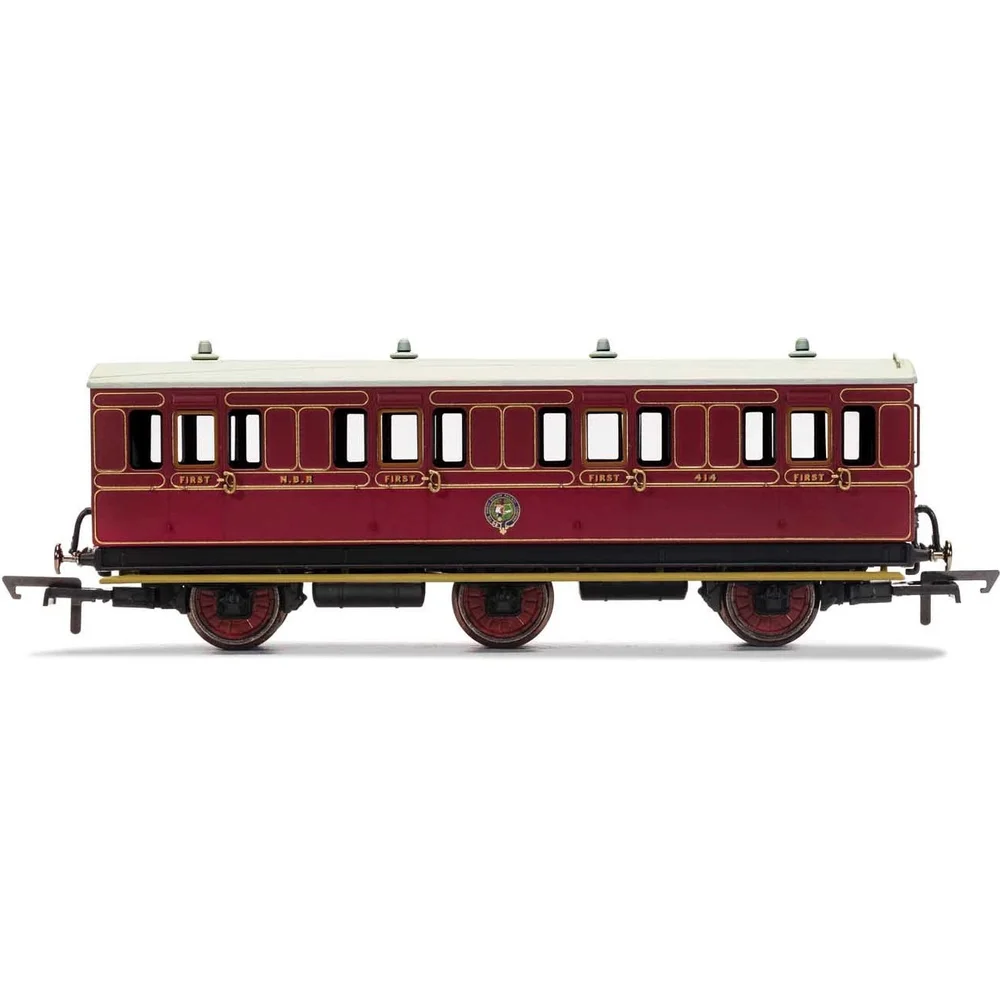Hornby R40135 — Side Elevation by Hornby