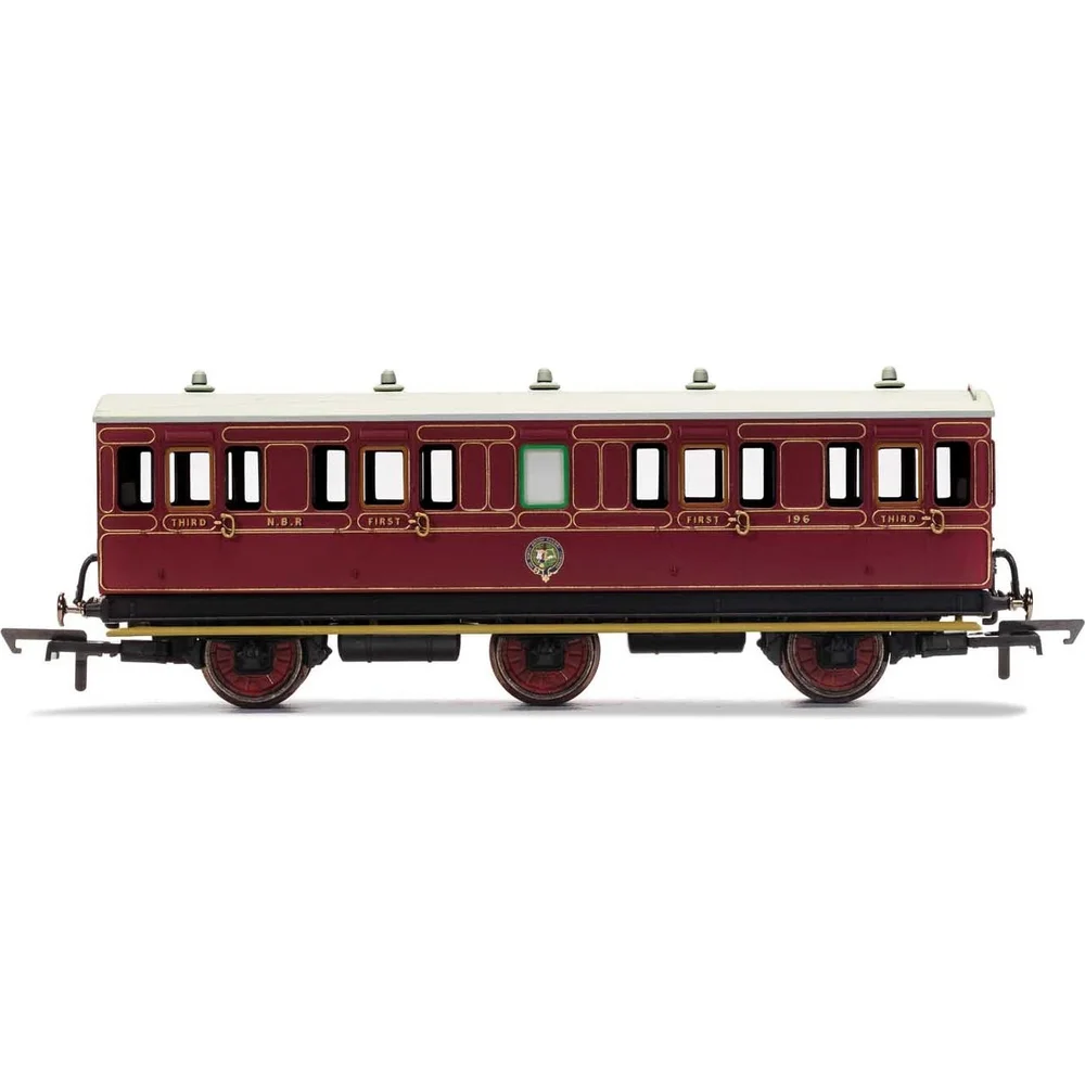 Hornby R40137 — Side Elevation by Hornby