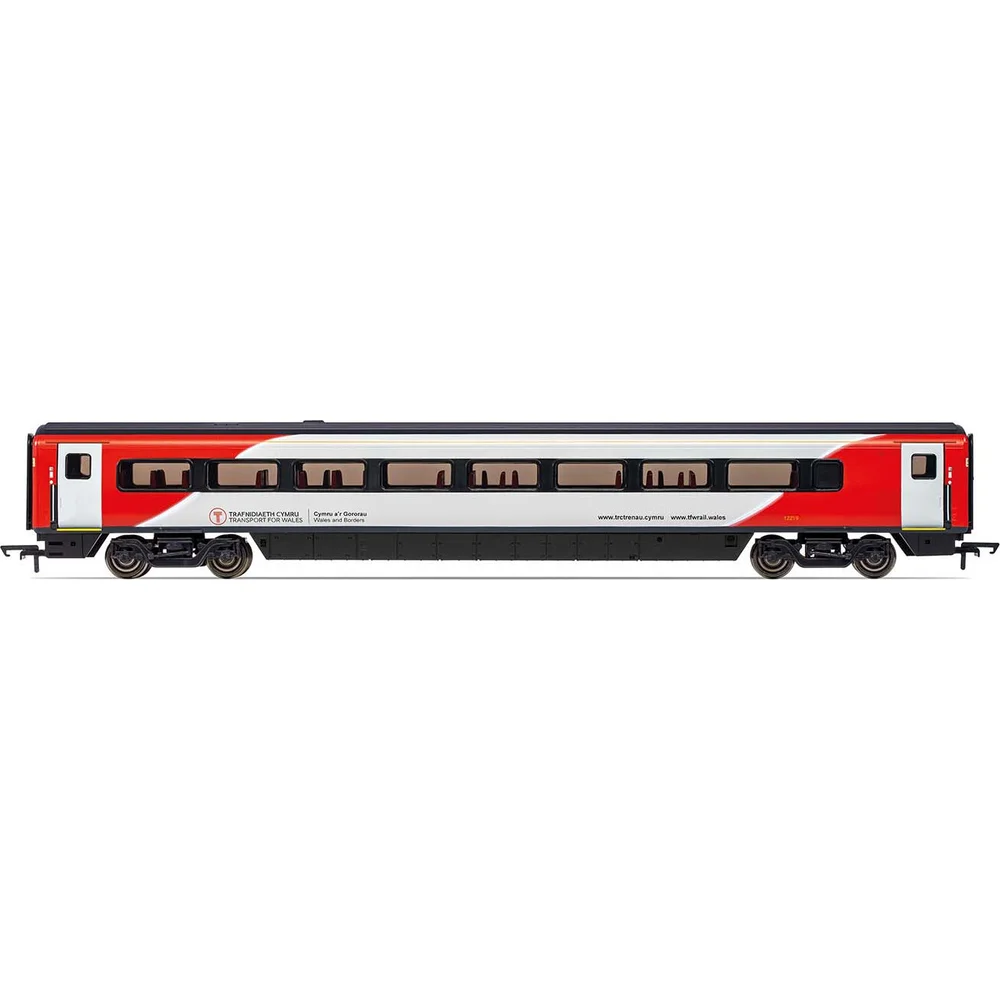 Hornby R40194 — Side Elevation by Hornby
