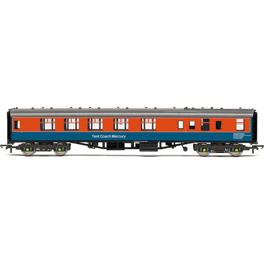 Hornby R40214 — Side Elevation by Hornby