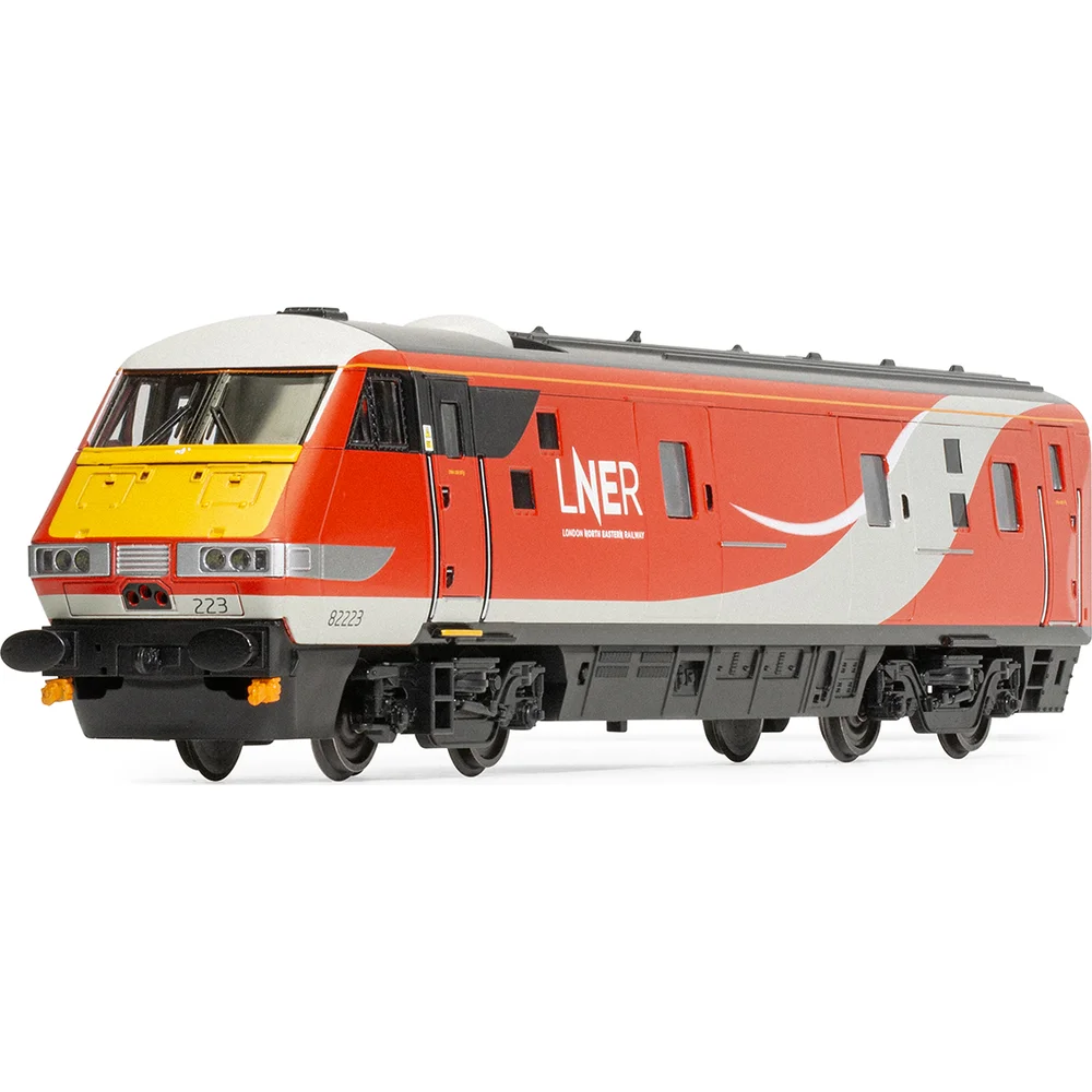 Hornby R40450 — Left Rear Three Quarter View by Hornby
