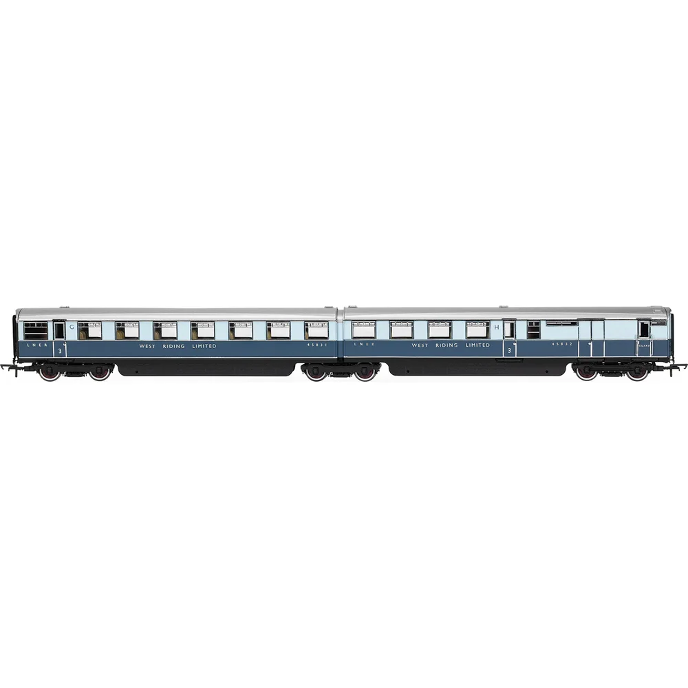 Hornby R40480 — Side Elevation by Hornby