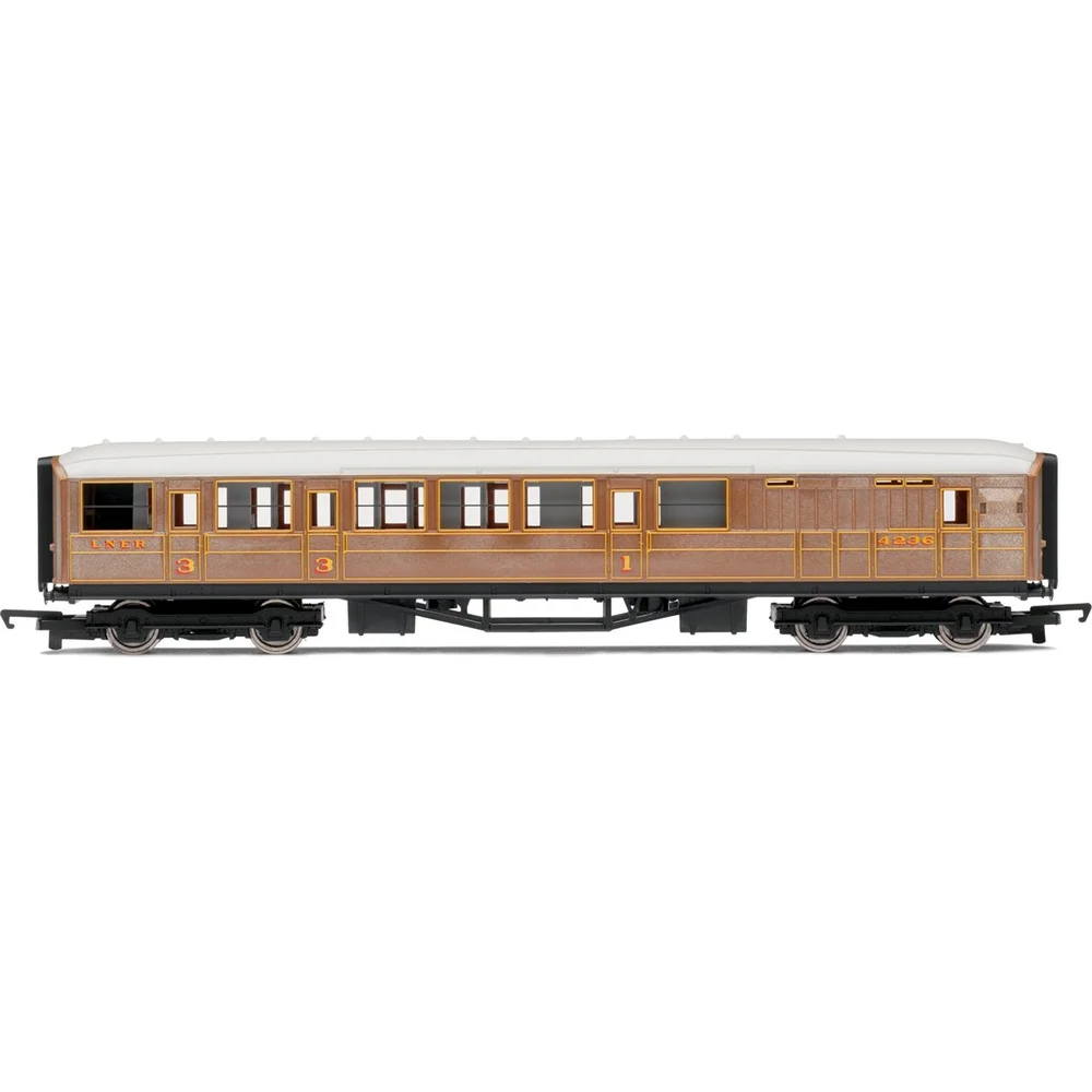 Hornby R4333 — Side Elevation by Hornby