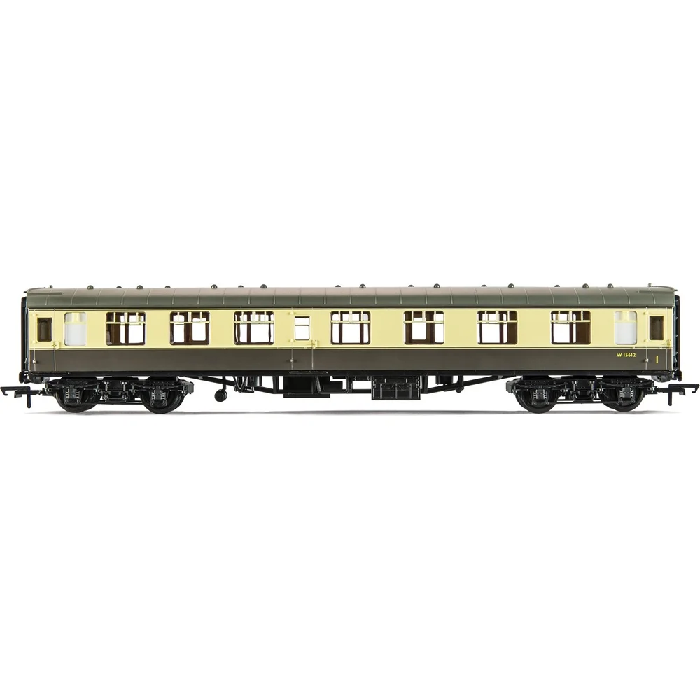 Hornby R4353 — Side Elevation by Hornby