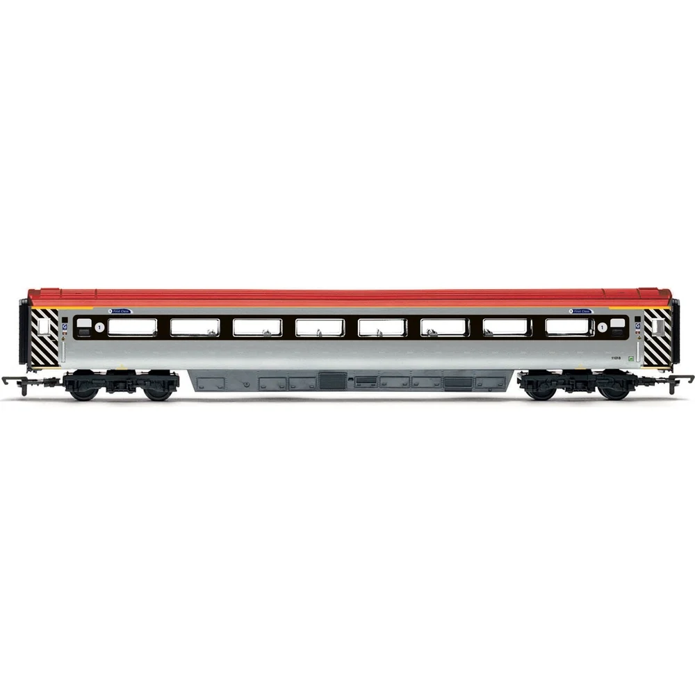 Hornby R4432 — Side Elevation by Hornby