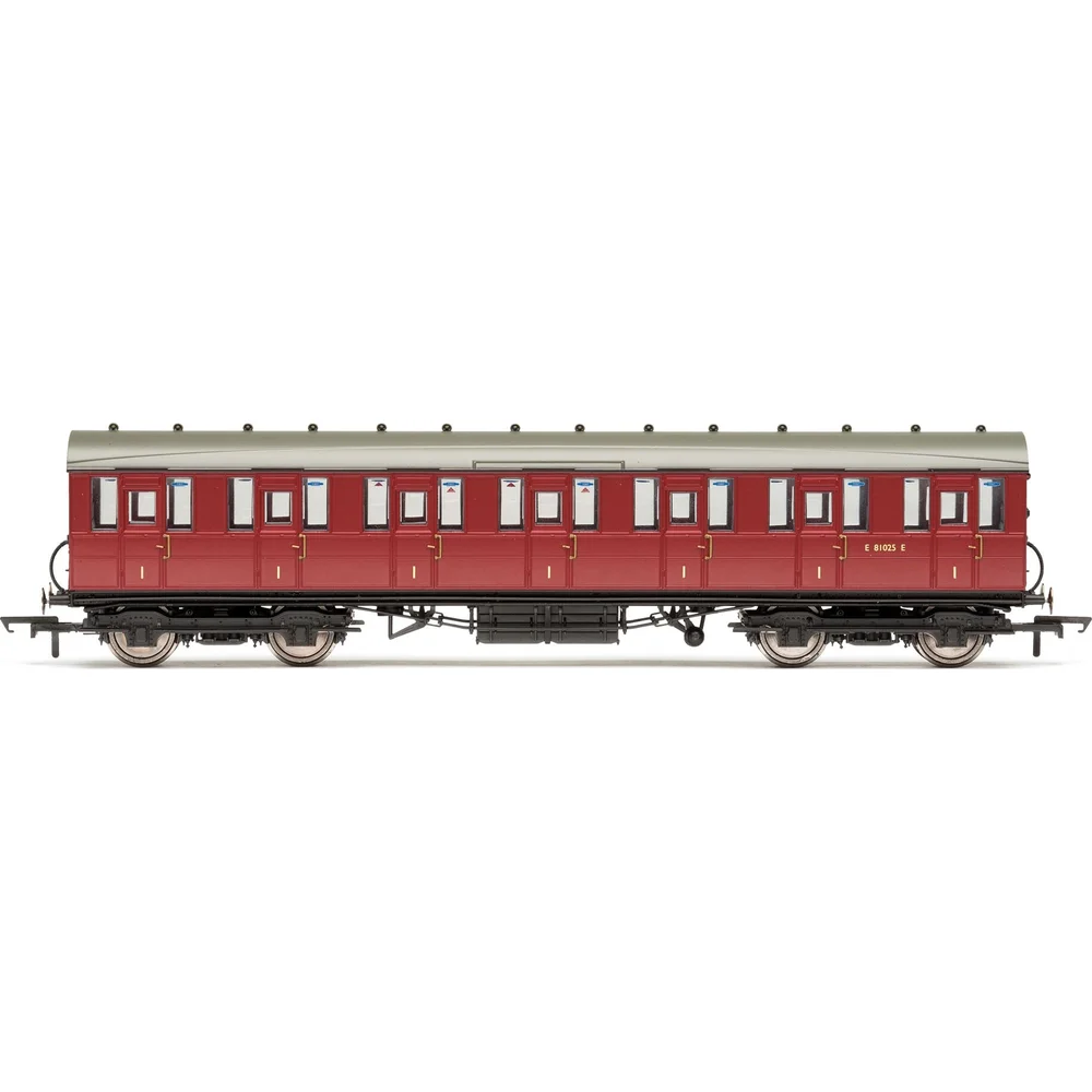 Hornby R4519 — Side Elevation by Hornby