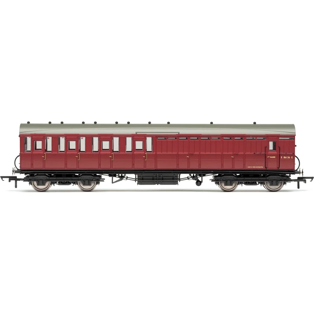 Hornby R4522 — Side Elevation by Hornby